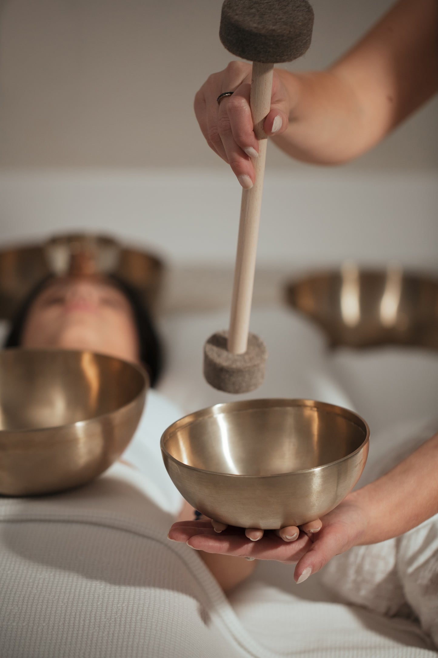 Singing Bowl Massage | Vibrational Healing for Deep Relaxation & Balance